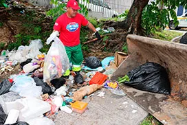 Limpieza de punto crítico en el corregimiento Parque Lefevre