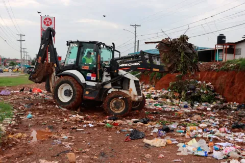 Limpieza en punto crítico en Felipillo, corregimiento 24 de Diciembre