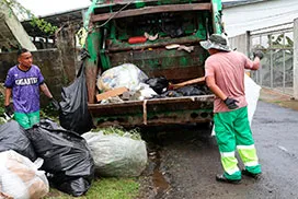 Recolección en calle 4ta, corregimiento de Río Abajo