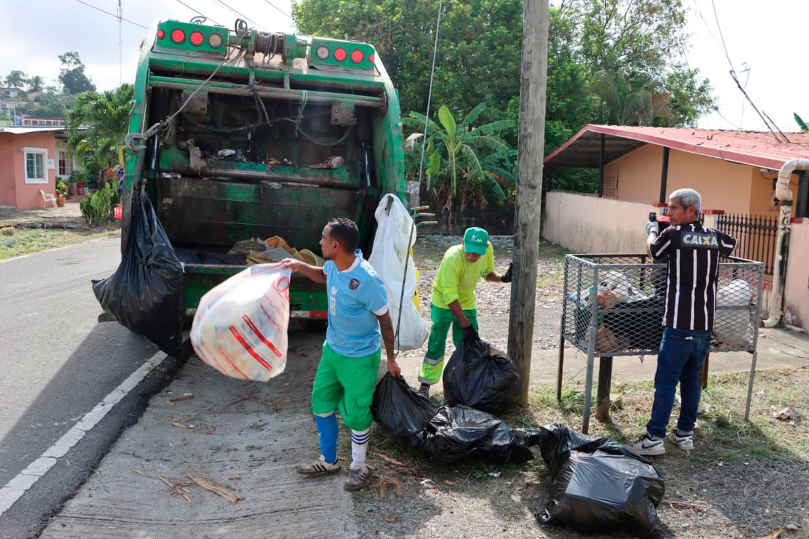 Operativos de recolección atienden Calle 17 en Río Abajo y Calle La Cuaresma en Pueblo Nuevo