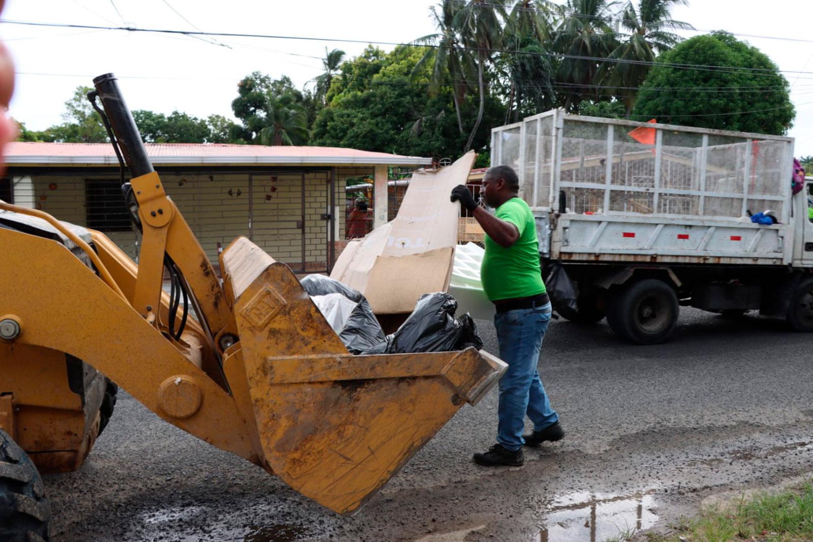 Reforzamos la recolección de desechos en Calle A, corregimiento José Domingo Espinar