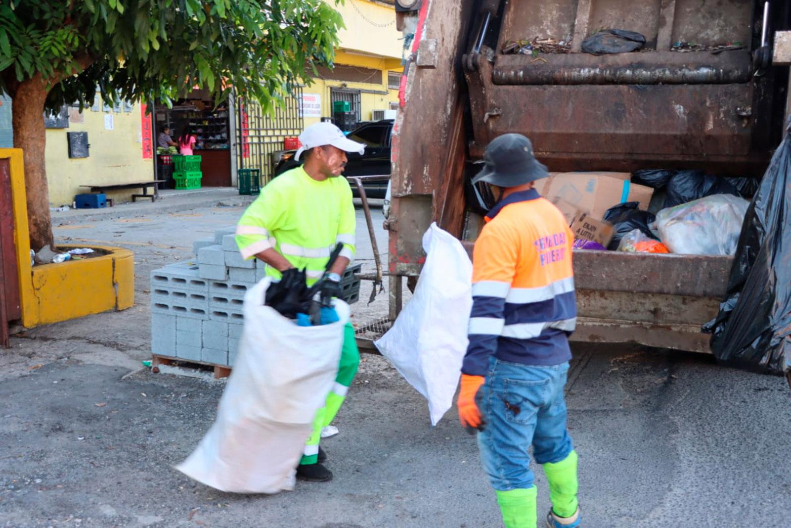 Recolección de desechos en operativo integral en el corrgimiento de Las Cumbres