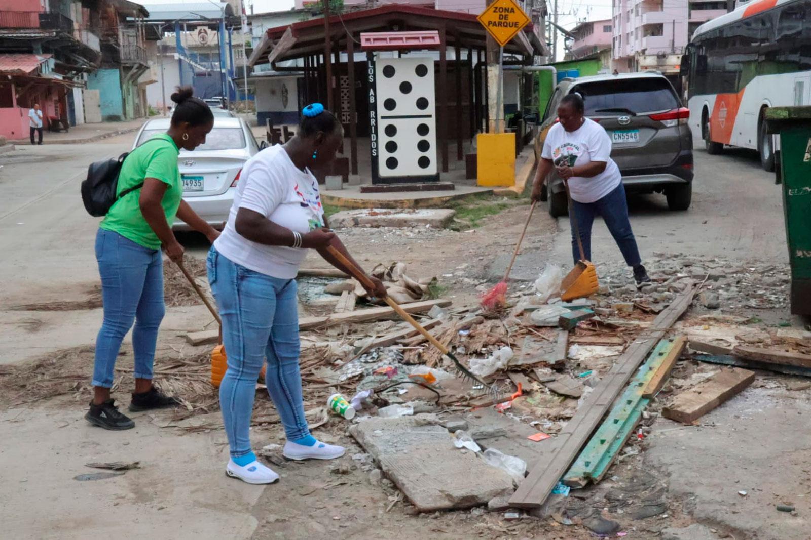 Barrido cerca al parque de Los Aburridos en Calle19 y 20, corregimiento de El Chorrillo
