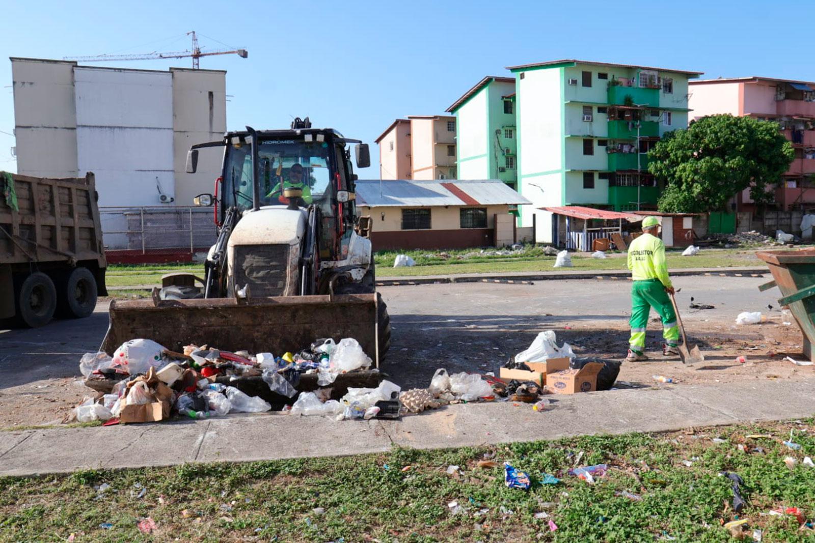 Limpieza integral fortalece la recuperación de espacios públicos en Curundú