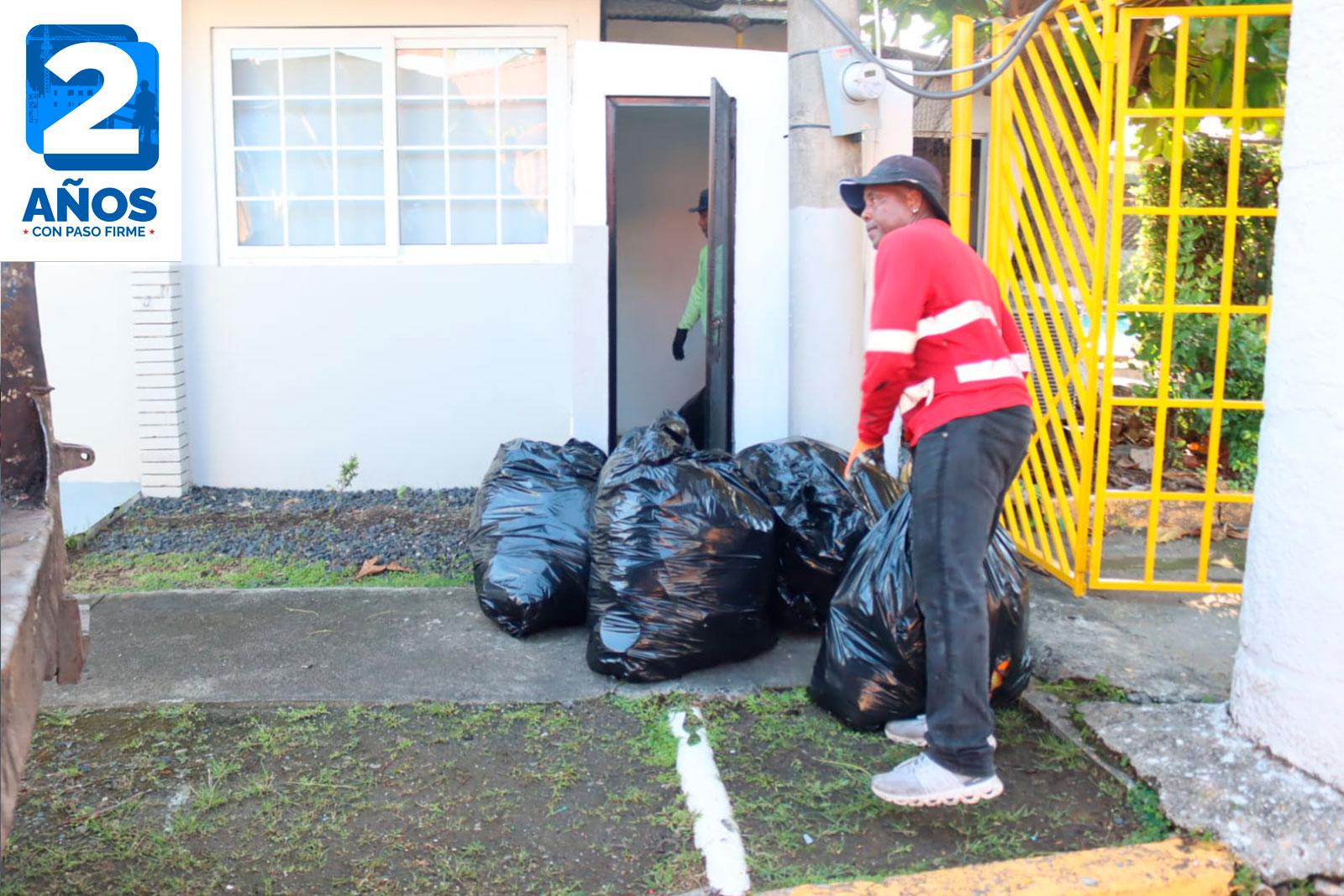 Recolección de desecho en El Bosque, corregimiento Victoriano Lorenzo