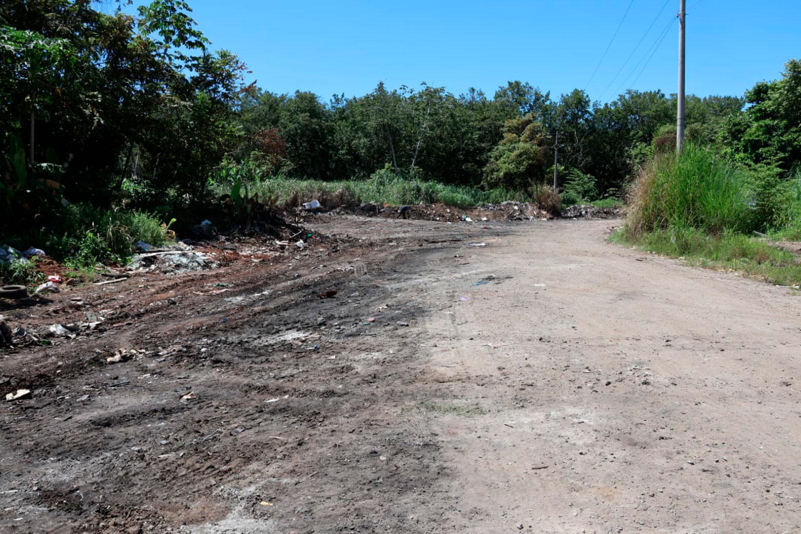 AAUD y MiAmbiente sanean botadero clandestino colindante con el Humedal Bahía de Panamá en Juan Díaz