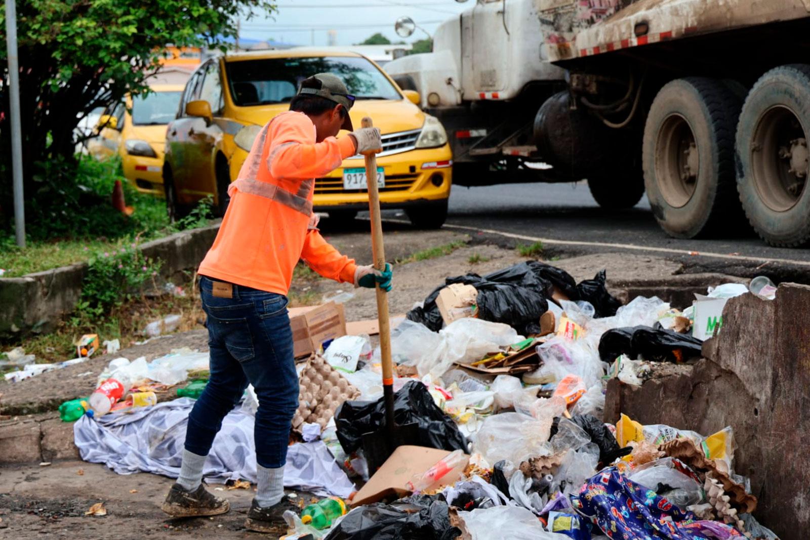 Efectúan operativo de recolección de desechos en el sector de Moya, corregimiento Amelia Denis de Icaza