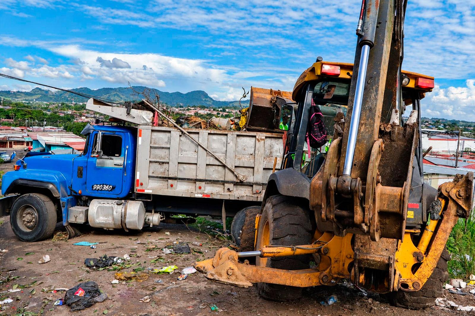 Retroexcavadora en La Guaracha, corregimiento Belisario Frías