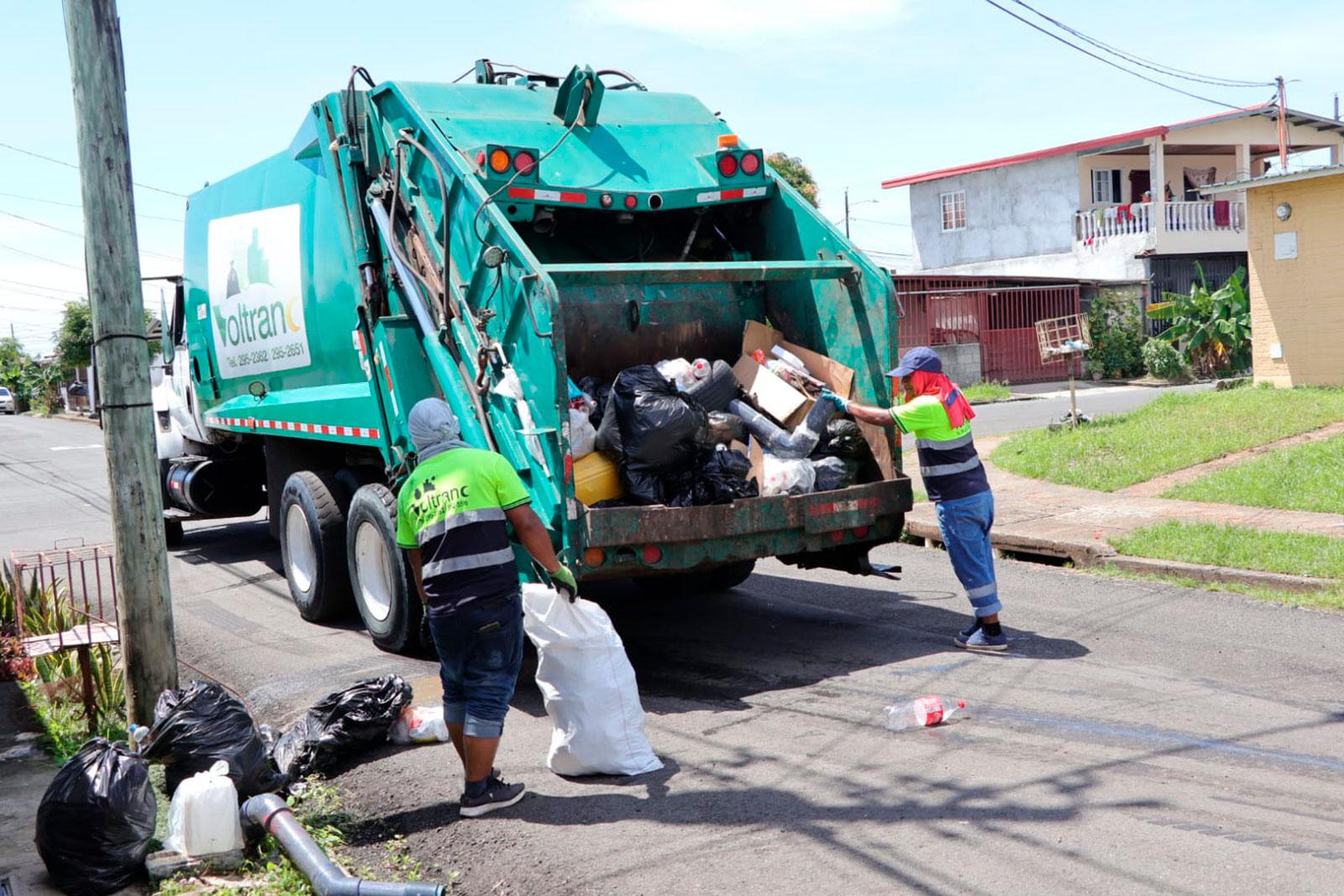 abores de recolección en La Siesta, corregimiento de Tocumen