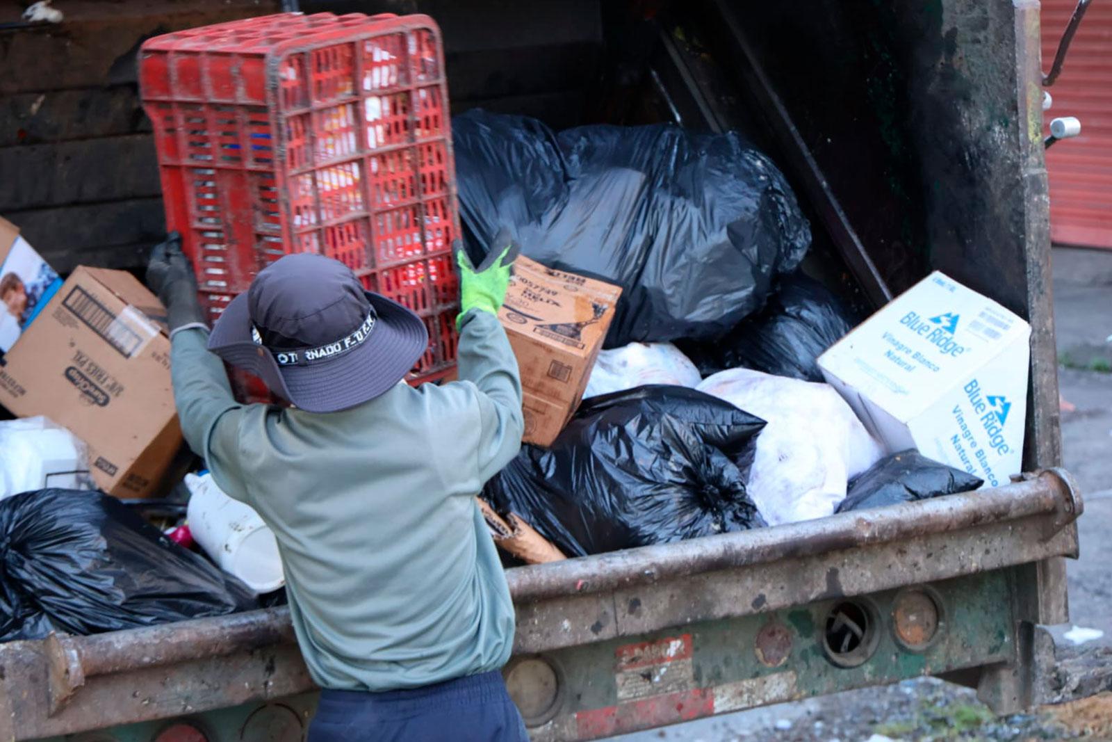 Recolección de desechos en el sector 9 de Enero, corregimiento de Amelia Denis de Icaza
