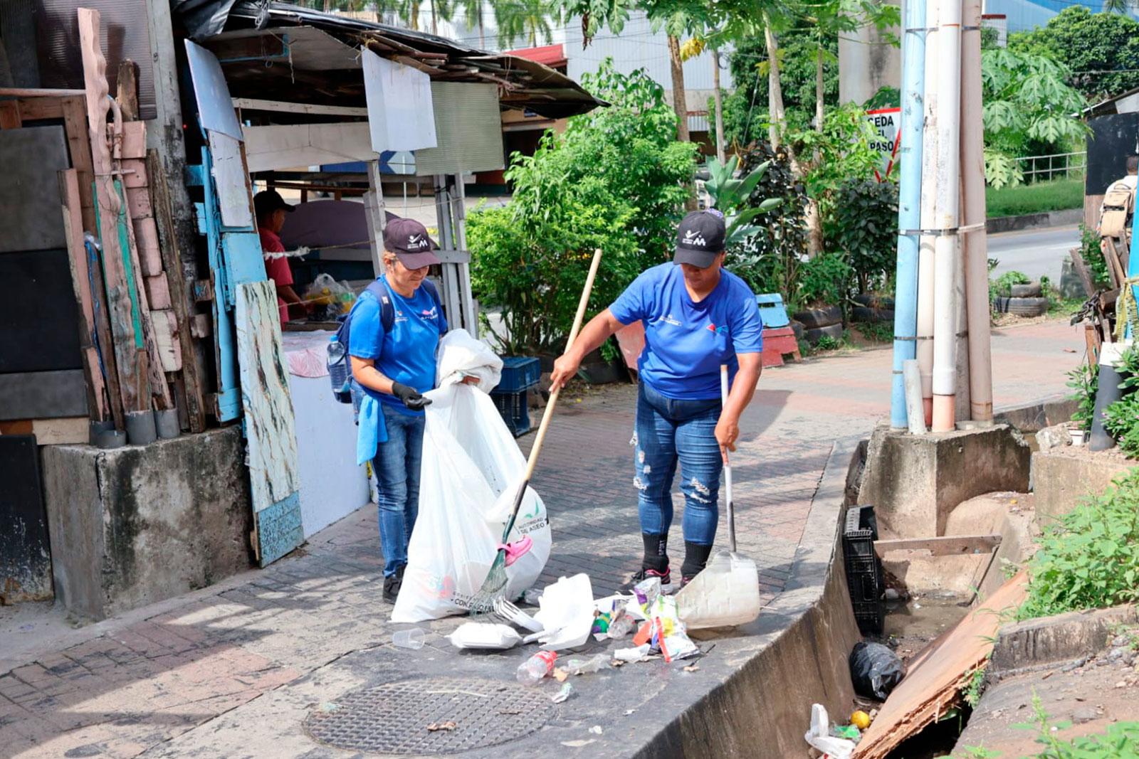 Barrido y limpieza en la Vía Transístmica